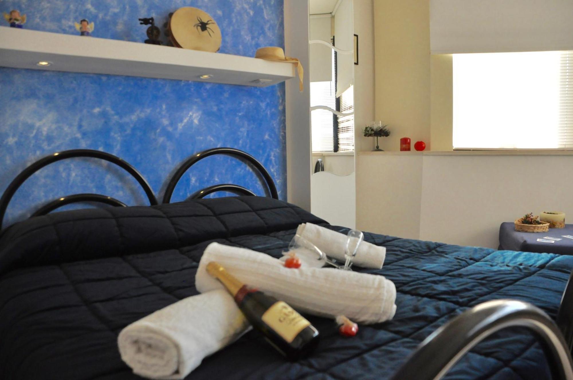 Lo Specchio Del Salento Bed & Breakfast Lecce Ngoại thất bức ảnh
