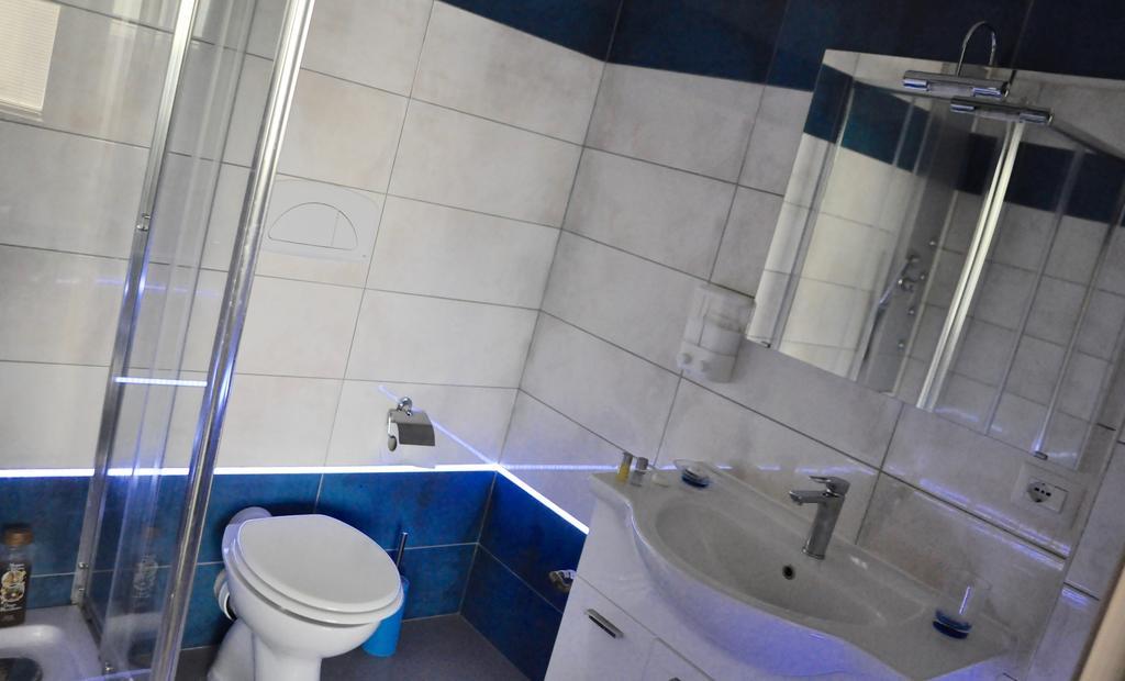 Lo Specchio Del Salento Bed & Breakfast Lecce Ngoại thất bức ảnh