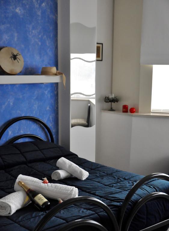 Lo Specchio Del Salento Bed & Breakfast Lecce Ngoại thất bức ảnh