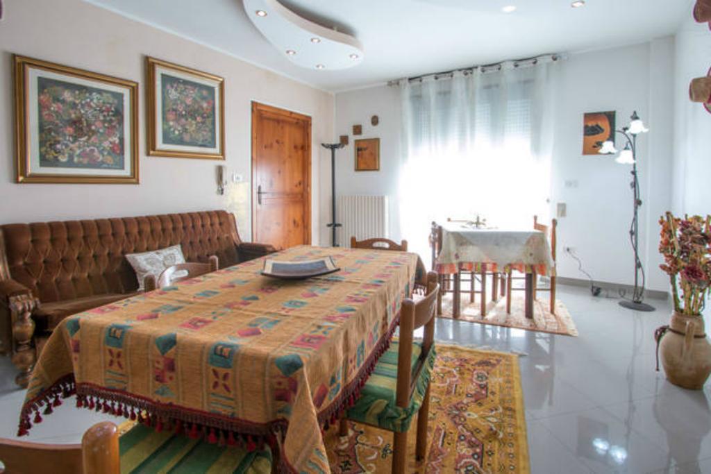 Lo Specchio Del Salento Bed & Breakfast Lecce Ngoại thất bức ảnh